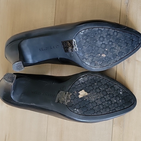 Kelly & Katie Genna Wide Width Pump Black Faux Leather Size 7.5 Wide - Picture 6 of 6